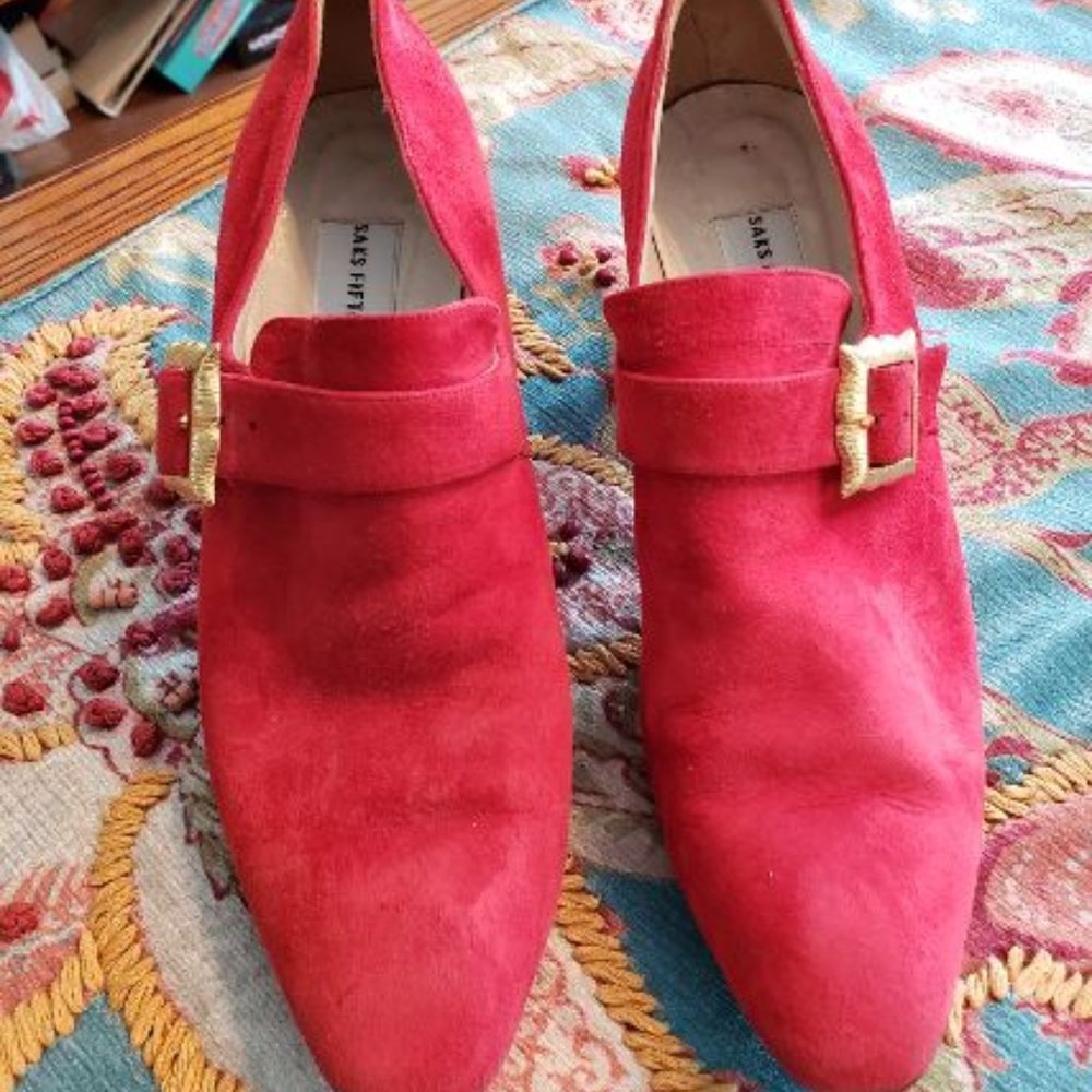Vintage Saks Fifth Ave red shoes